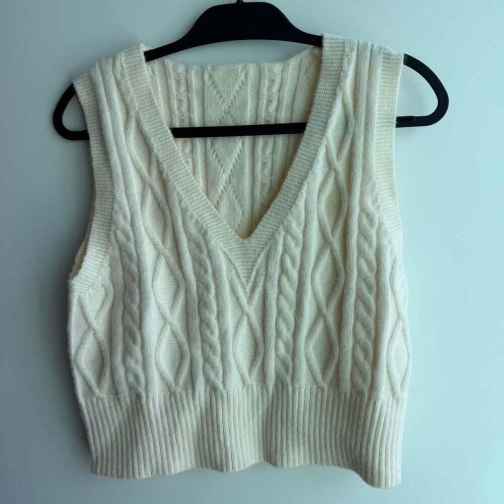 Cable Knit V-Neck Sweater Vest Beige Small